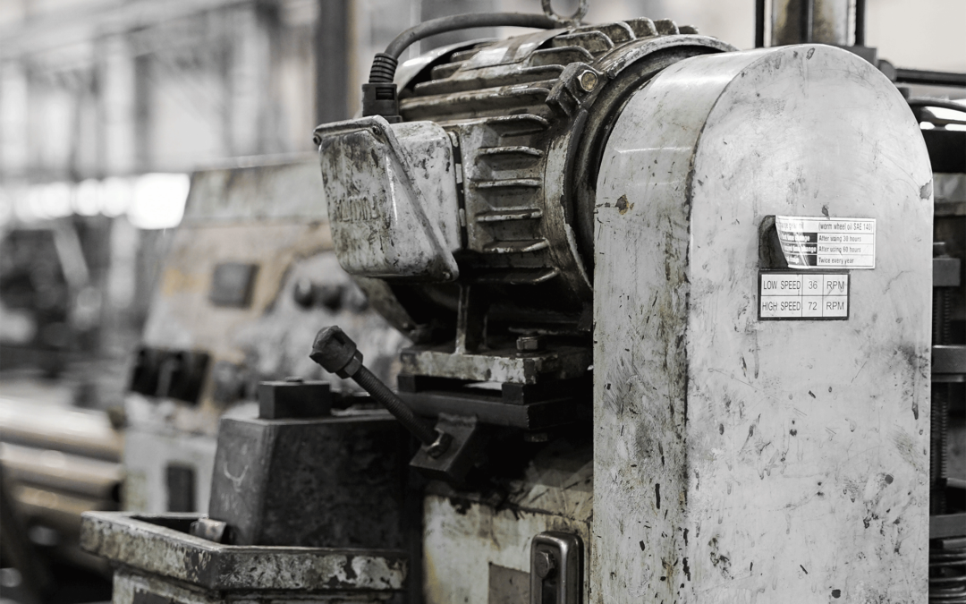 Plaques d’identification industrielles : avantages et utilisations